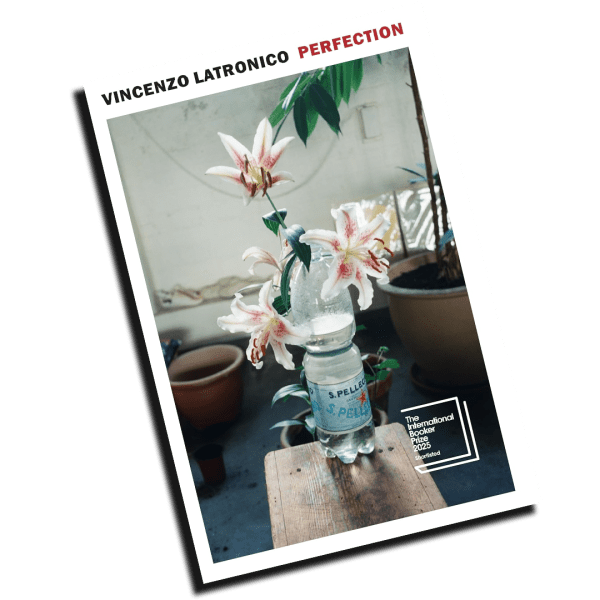 Vincenzo Latronico, Perfection bok, Perfection recension, modern litteratur, millennial roman, Berlin roman, samtidslitteratur, sociala medier kritik, digitalt liv, bokrecension 2026, litteraturkritik, existentiell roman, Hjortronhyllan